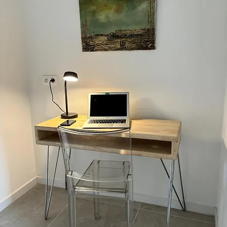 Large Sunny And Bright With Park View * Ostende