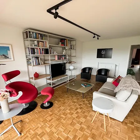 Large Sunny And Bright With Park View Appartement *