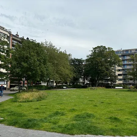 Large Sunny And Bright With Park View Appartement Ostende