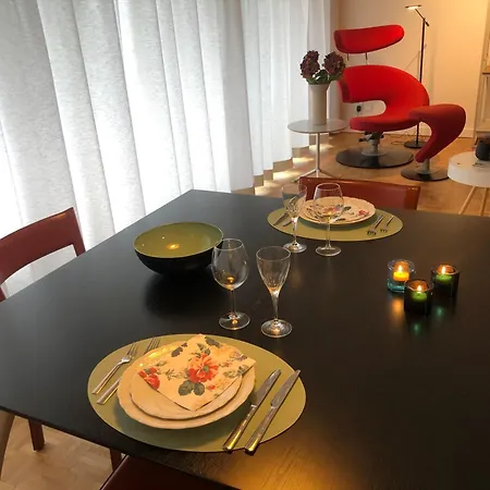 Large Sunny And Bright With Park View Appartement