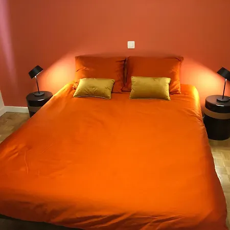 Large Sunny And Bright With Park View Appartement *